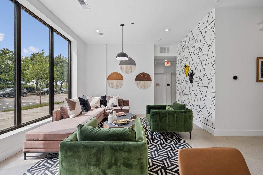 2423 State Street in Chicago, IL - Building Photo