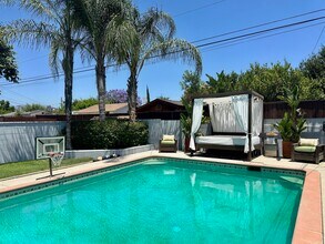 8956 Swinton Ave in Los Angeles, CA - Building Photo - Building Photo