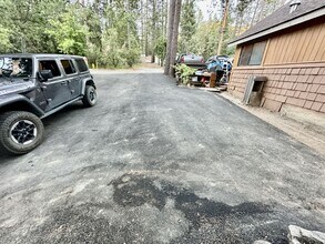 25165 Cedar St in Idyllwild, CA - Building Photo - Building Photo