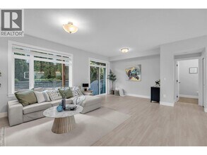 3525 Chandler St in Coquitlam, BC - Building Photo - Building Photo