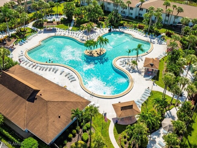 4130 Looking Glass Ln in Naples, FL - Building Photo - Building Photo