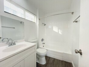 13704 Franklin St in Whittier, CA - Foto de edificio - Building Photo