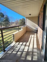 30450 Orchard Lake Rd in Farmington Hills, MI - Building Photo - Building Photo
