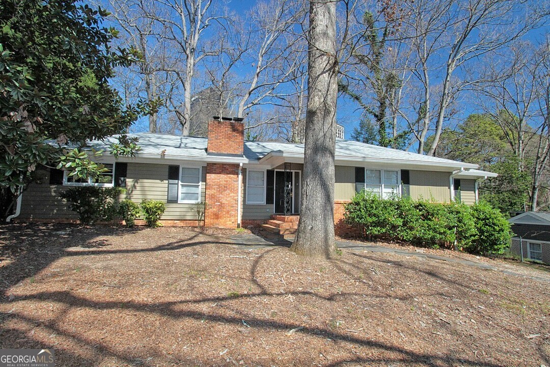 930 Ferncliff Rd NE in Atlanta, GA - Building Photo