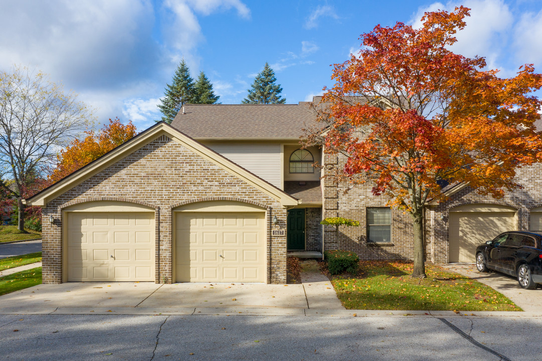 Birchwood Pointe in Midland, MI - Building Photo