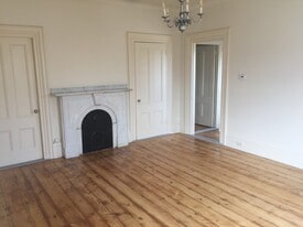 79 Court St in Plymouth, MA - Building Photo