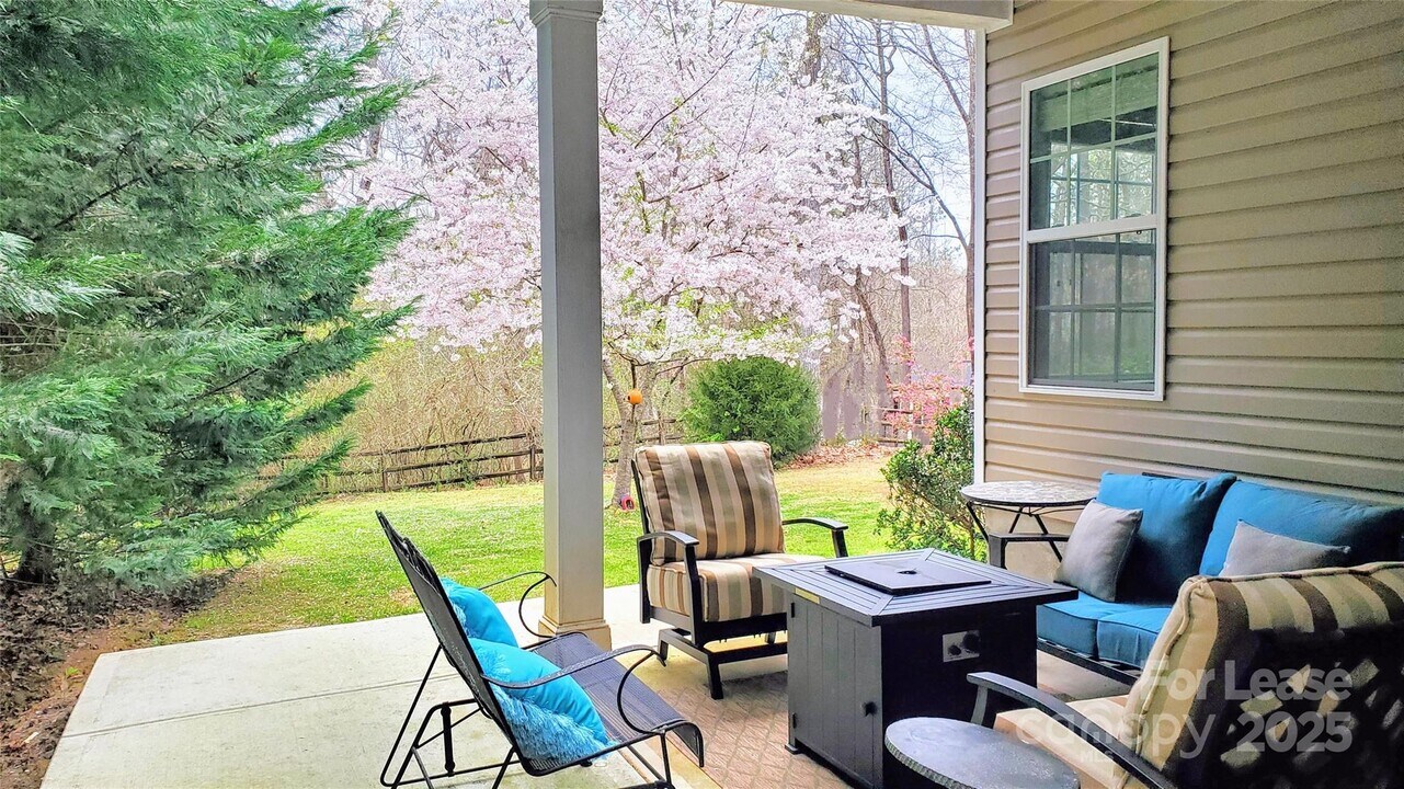 11925 Field St in Cornelius, NC - Building Photo