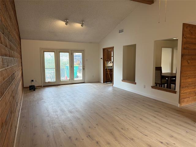 property at 1527 Sharon Dr