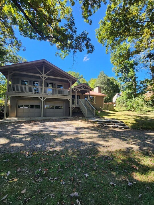 309 Montreat Rd in Black Mountain, NC - Building Photo