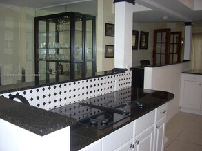 19236 NE 25th Ave in Miami, FL - Building Photo - Building Photo