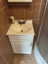 25 Vía Delizia in Hillsborough, CA - Building Photo