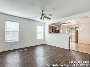 9007 Oakwood Garden in San Antonio, TX - Building Photo - Building Photo