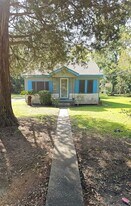 2235 Johnson St in Beaumont, TX - Building Photo