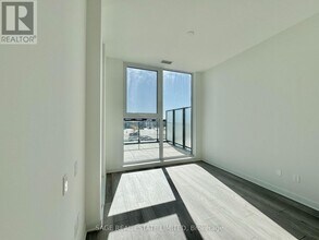 1007 The Queensway in Toronto, ON - Building Photo - Building Photo