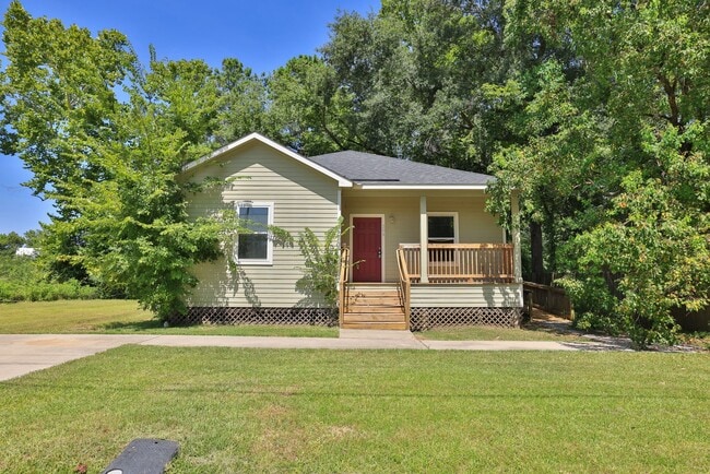 property at 204 S 13th St