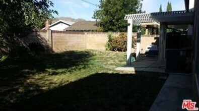 10123 Hanna Ave in Chatsworth, CA - Building Photo - Building Photo