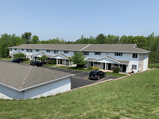 Woods Edge Apartments in Waupaca, WI - Building Photo - Building Photo