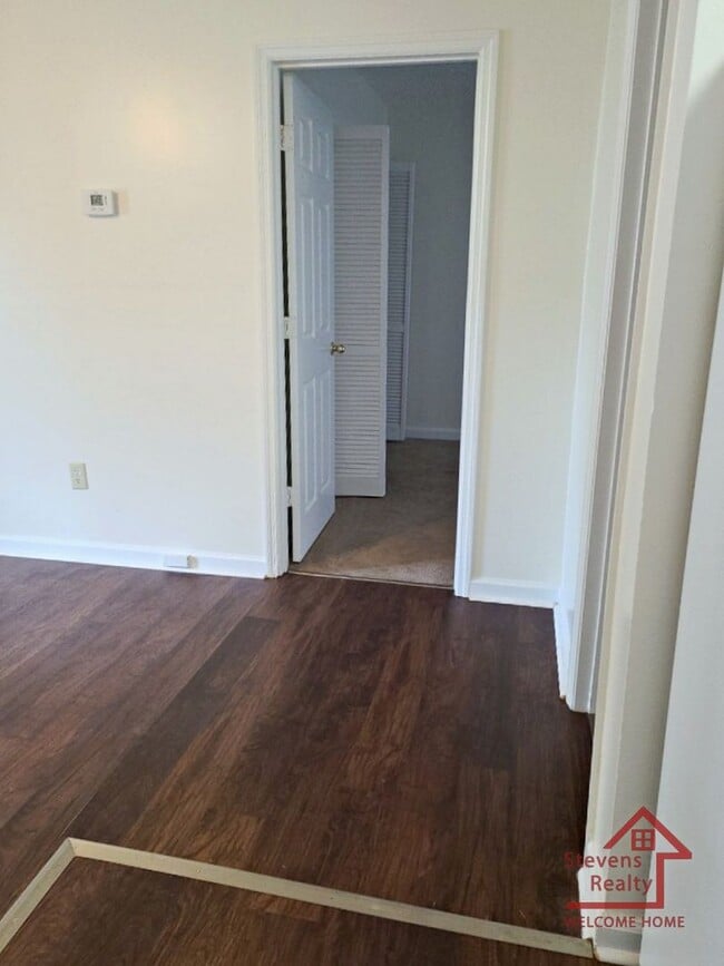 220 Dogwood Pointe Dr in McMinnville, TN - Foto de edificio - Building Photo