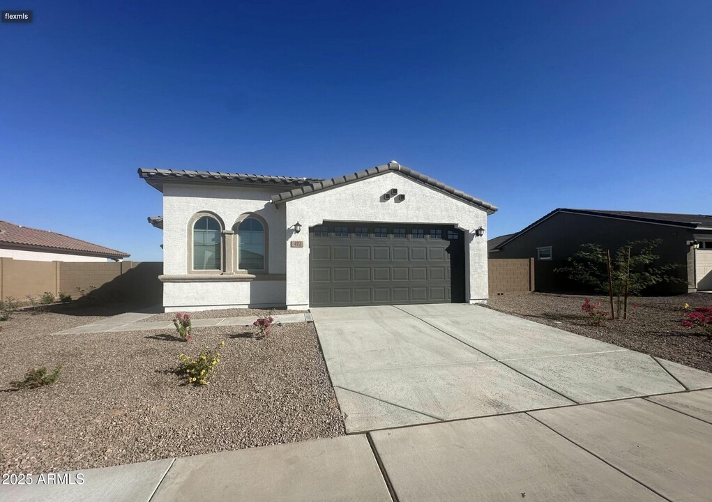 472 E Diamond Dr in Casa Grande, AZ - Building Photo