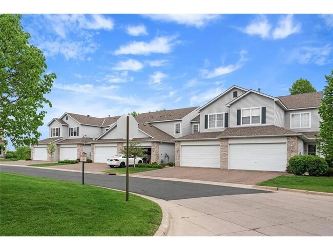 5225 Holly Ln N in Plymouth, MN - Building Photo - Building Photo