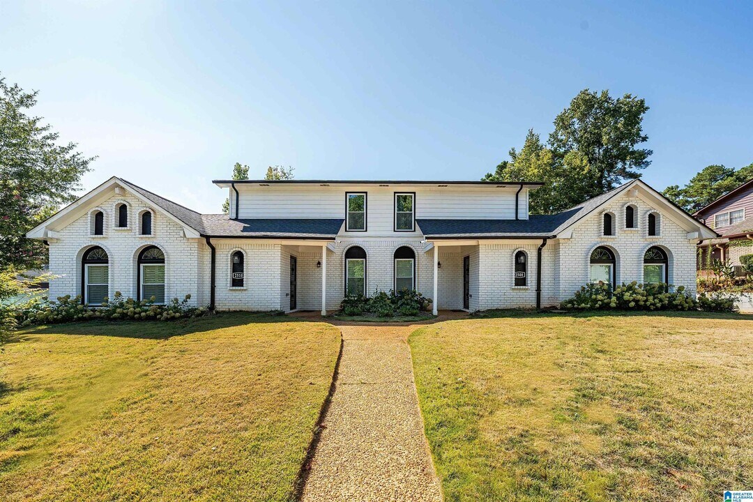 2510 Hawksbury Ln in Hoover, AL - Building Photo