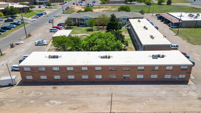 Edgemere Apartments in Plainview, TX - Foto de edificio - Building Photo