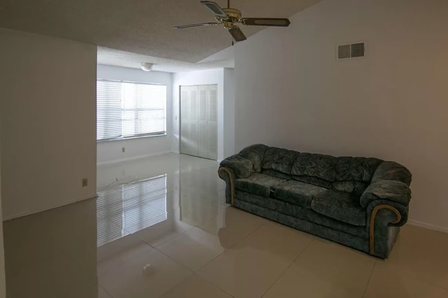 2986 S University Dr, Unit 8201 in Davie, FL - Foto de edificio - Building Photo