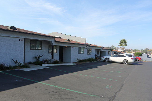 1010-1052 Clearbrook Ln in Vista, CA - Building Photo - Building Photo