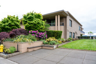 905-925 Lake St S in Kirkland, WA - Foto de edificio - Building Photo