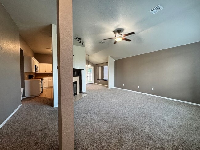 324 SW 39th St in Moore, OK - Building Photo - Building Photo