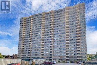 2050-2050 Bridletowne Cir in Toronto, ON - Building Photo - Building Photo