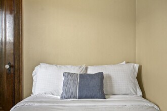 1335 N Jackson St, Unit SI ID1265536P in Waukegan, IL - Building Photo - Building Photo