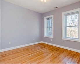 82 Browne St, Unit 2 in Brookline, MA - Building Photo - Building Photo
