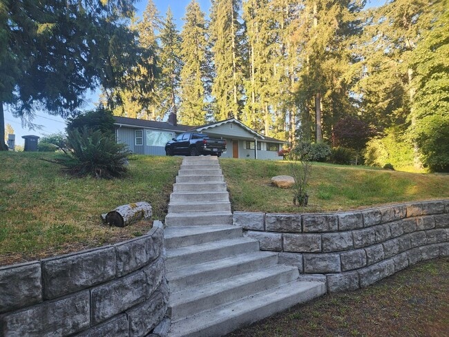 500 SE Brewer Rd in Shelton, WA - Building Photo - Building Photo