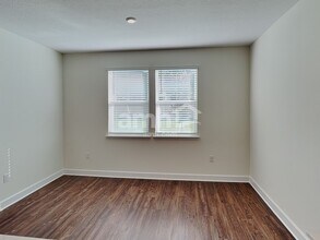 8532 Belfort Lndg Dr in Jacksonville, FL - Building Photo - Building Photo