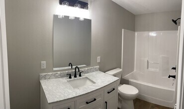 2526-2530 Granite Dr NW in Minot, ND - Building Photo - Building Photo