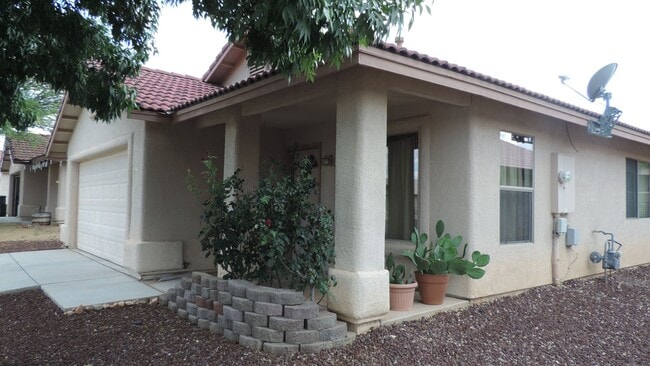 954 Escondido Dr in Sierra Vista, AZ - Building Photo - Building Photo