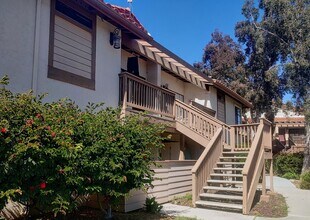 12655 Camino Mira Del Mar in San Diego, CA - Building Photo - Building Photo