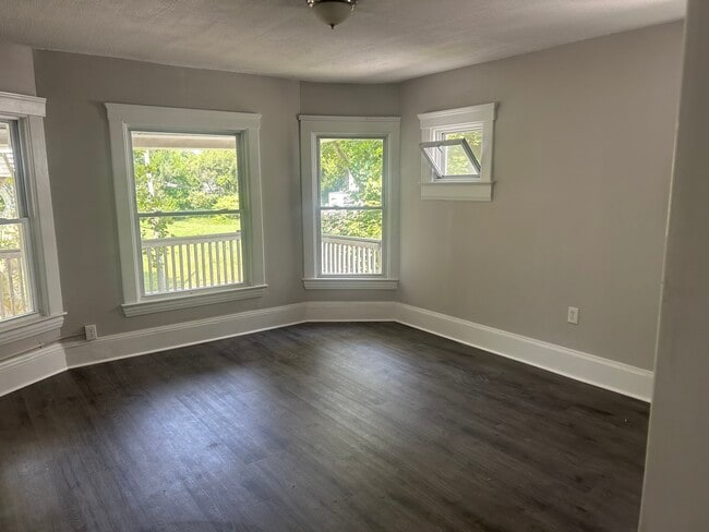 2185 E 71st St, Unit 2nd floor in Cleveland, OH - Building Photo - Building Photo