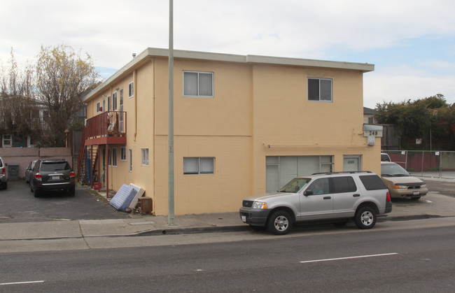 249 El Camino Real in San Bruno, CA - Foto de edificio - Building Photo