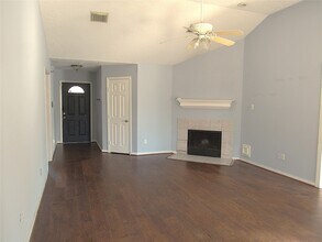 19719 Vista Lake Ct in Cypress, TX - Building Photo - Building Photo