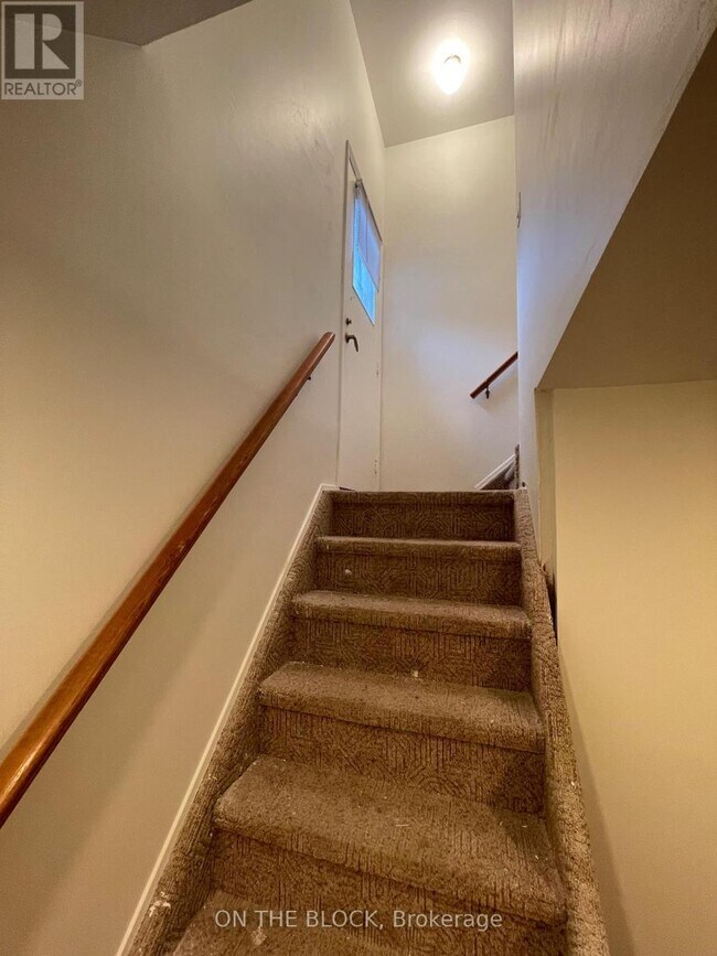 954 Timmins Gardens in Pickering, ON - Building Photo - Building Photo