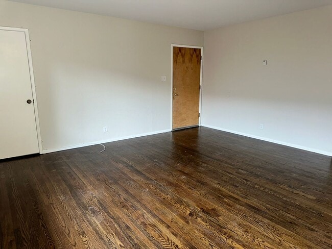 53 E Richmond Ave. in Richmond, CA - Foto de edificio - Building Photo