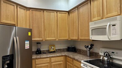 3060 Pirates Retreat Ct in Kissimmee, FL - Building Photo - Building Photo