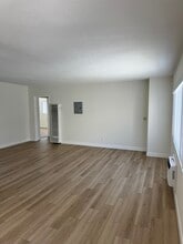 929 Larrabee Apartments in West Hollywood, CA - Foto de edificio - Building Photo