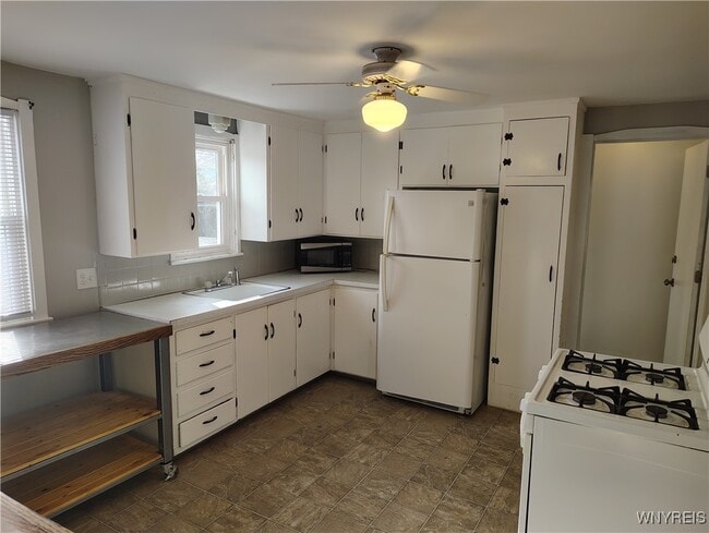 106 Kamper Ave in Buffalo, NY - Building Photo - Building Photo