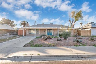 2008 Franklin Ave in Las Vegas, NV - Building Photo