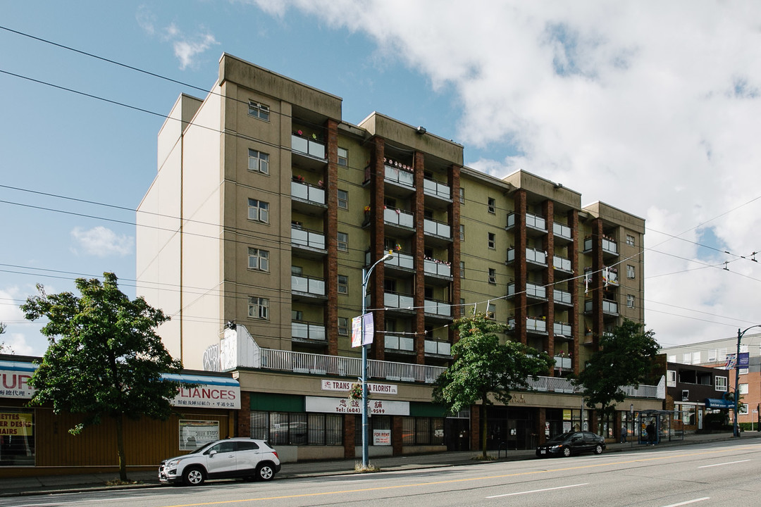 Shon Yee Place in Vancouver, BC - Building Photo