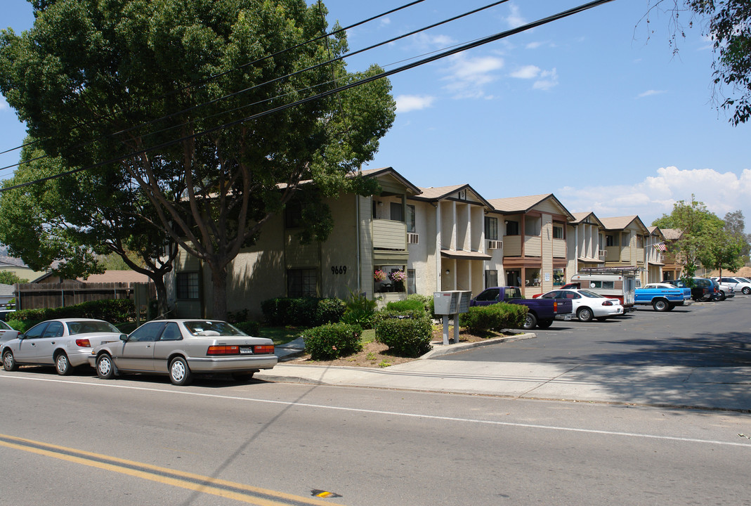 marilla crest apartments in Lakeside, CA - Building Photo