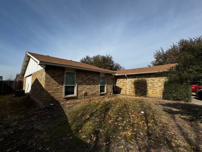 7505 Whitewood Dr in Fort Worth, TX - Foto de edificio - Building Photo